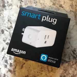 Smart plug for Amazon Alexa device